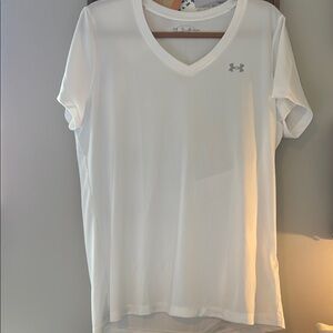 Under Armour Women's White V-Neck Top